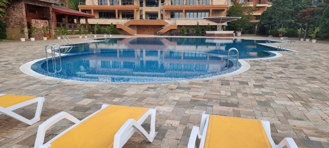 Dreamland Oasis Chakvi Apartment Luaran gambar